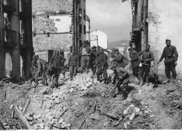 Soldiers of the Nationalist side removing debris in Guernica